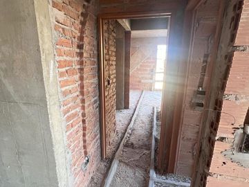 Exc. depto. de 2 amb. c/ balcón al frente - Toilette y Baño en Suite - 45.93m2