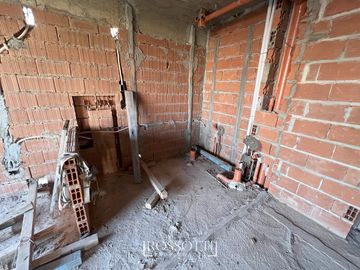 Exc. depto. de 2 amb. c/ balcón al frente - Toilette y Baño en Suite - 45.93m2
