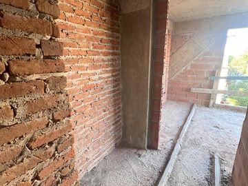 Exc. depto. de 2 amb. c/ balcón al frente - Toilette y Baño en Suite - 45.93m2