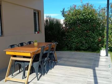 Casa en venta - 3 Dormitorios 3 Baños - Cochera - 190Mts2 - Los Hornos