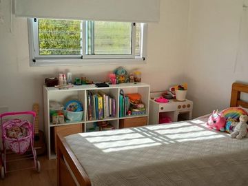 Casa en venta - 3 Dormitorios 3 Baños - Cochera - 190Mts2 - Los Hornos