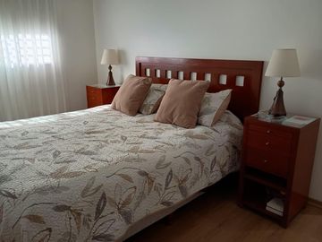 Casa en venta - 3 Dormitorios 3 Baños - Cochera - 190Mts2 - Los Hornos