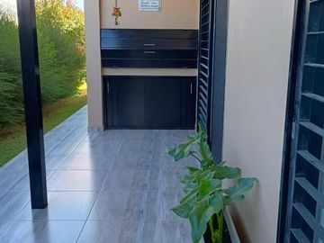 Casa en venta - 3 Dormitorios 3 Baños - Cochera - 190Mts2 - Los Hornos