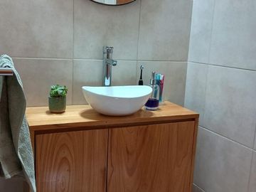 Casa en venta - 3 Dormitorios 3 Baños - Cochera - 190Mts2 - Los Hornos