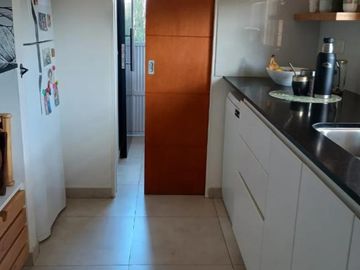 Casa en venta - 3 Dormitorios 3 Baños - Cochera - 190Mts2 - Los Hornos
