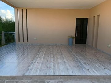 Casa en venta - 3 Dormitorios 3 Baños - Cochera - 190Mts2 - Los Hornos