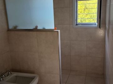 Casa en venta - 3 Dormitorios 3 Baños - Cochera - 190Mts2 - Los Hornos