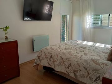 Casa en venta - 3 Dormitorios 3 Baños - Cochera - 190Mts2 - Los Hornos