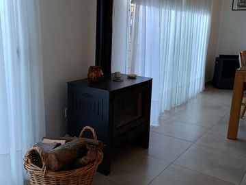 Casa en venta - 3 Dormitorios 3 Baños - Cochera - 190Mts2 - Los Hornos