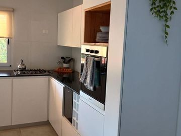 Casa en venta - 3 Dormitorios 3 Baños - Cochera - 190Mts2 - Los Hornos