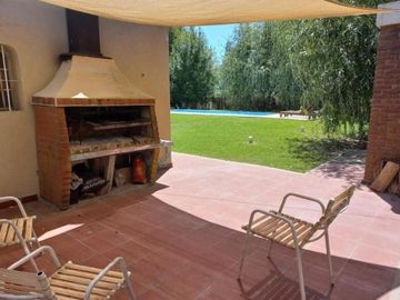 Casa quinta en venta - 3 Dormitorios 1 Baño - 1.800Mts2 - General Hornos