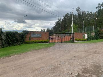 TERRENO EN VENTA 2.500 M2 ESQUINERO-PIFO