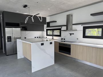 CASA EN VENTA, PUERTOS ESCOBAR, BARRIO COSTAS