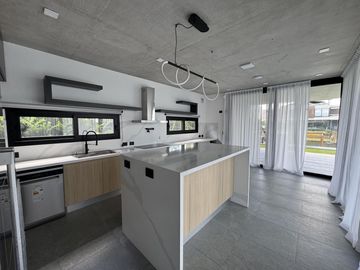 CASA EN VENTA, PUERTOS ESCOBAR, BARRIO COSTAS