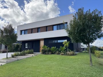 CASA EN VENTA, PUERTOS ESCOBAR, BARRIO COSTAS