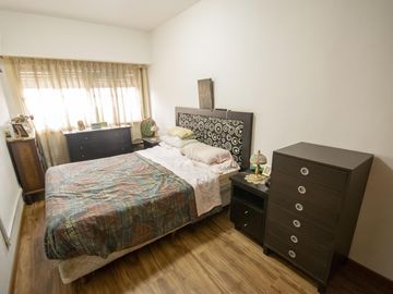 Casa de 4 ambientes con cochera en venta en Martinez