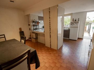 Casa de 4 ambientes con cochera en venta en Martinez