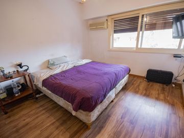 Casa de 4 ambientes con cochera en venta en Martinez
