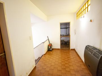 Casa de 4 ambientes con cochera en venta en Martinez
