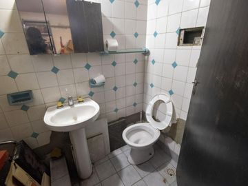 Casa de 4 ambientes con cochera en venta en Martinez