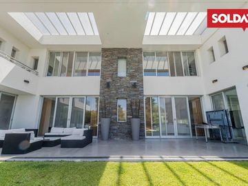 Venta casa al lago, Barrio Los Castores, Nordelta
