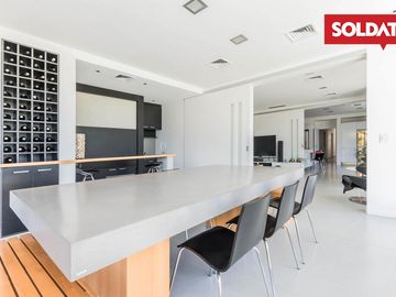 Venta casa al lago, Barrio Los Castores, Nordelta