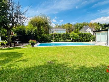 Casa en  venta Solar Del Bosque, Canning. 6 amb. 3 hab.