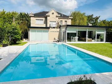 Casa en  venta Solar Del Bosque, Canning. 6 amb. 3 hab.