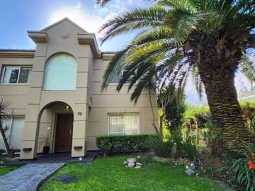 Casa en  venta Solar Del Bosque, Canning. 6 amb. 3 hab.