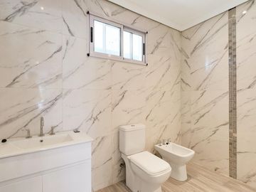 CASA EN VENTA 7 AMBIENTES CANNING