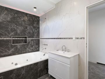 CASA EN VENTA 7 AMBIENTES CANNING