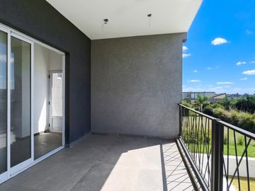 CASA EN VENTA 7 AMBIENTES CANNING