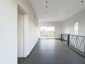 CASA EN VENTA 7 AMBIENTES CANNING