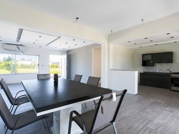 CASA EN VENTA 7 AMBIENTES CANNING