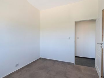 CASA EN VENTA 7 AMBIENTES CANNING