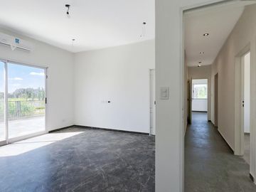 CASA EN VENTA 7 AMBIENTES CANNING