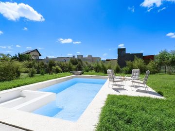 CASA EN VENTA 7 AMBIENTES CANNING