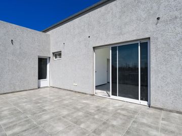 CASA EN VENTA 7 AMBIENTES CANNING