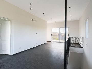 CASA EN VENTA 7 AMBIENTES CANNING
