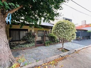 Casa de 4 ambientes en venta en Martínez