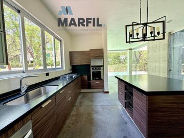 Hermosa Residencia en Venta en Condominio Privado Las Parotas Colima