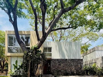 Hermosa Residencia en Venta en Condominio Privado Las Parotas Colima