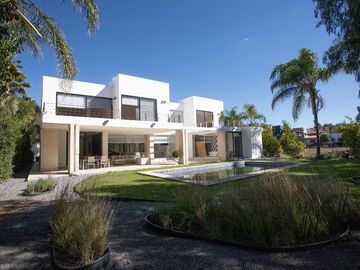 Venta Casa Balvanera country club con vista .2