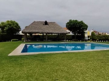 Casa en venta en condominio con vigilancia las 24hrs, Emiliano Zapata