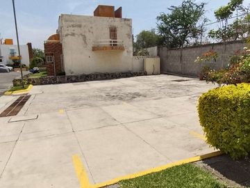 Casa en venta en condominio con vigilancia las 24hrs, Emiliano Zapata