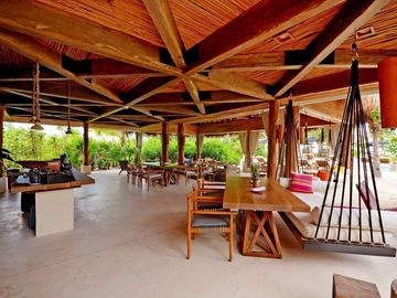 VILLA DE VANGUARDIA FRENTE AL MAR EN LA COMUNIDAD DE GOLF DE MÁS ALTO NIVEL – 5B