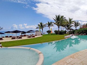 VILLA DE VANGUARDIA FRENTE AL MAR EN LA COMUNIDAD DE GOLF DE MÁS ALTO NIVEL – 5B