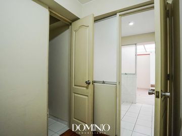Departamento con terraza en 1er piso elevado a pasos del Pentagonito