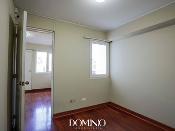 Departamento con terraza en 1er piso elevado a pasos del Pentagonito