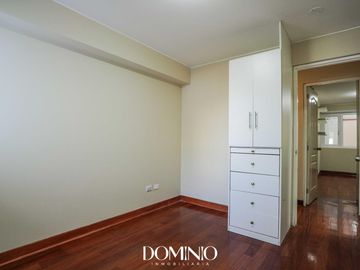 Departamento con terraza en 1er piso elevado a pasos del Pentagonito